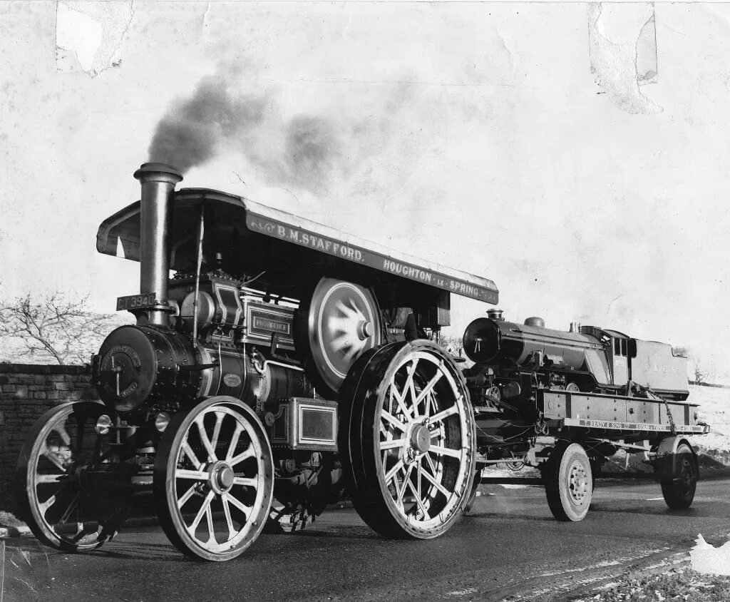 паровая тяга. паровая тяга. гусеничный трактор lombard steam log hauler (1901 год). поезд на паровой тяге. паровозы 19 века-20 века.