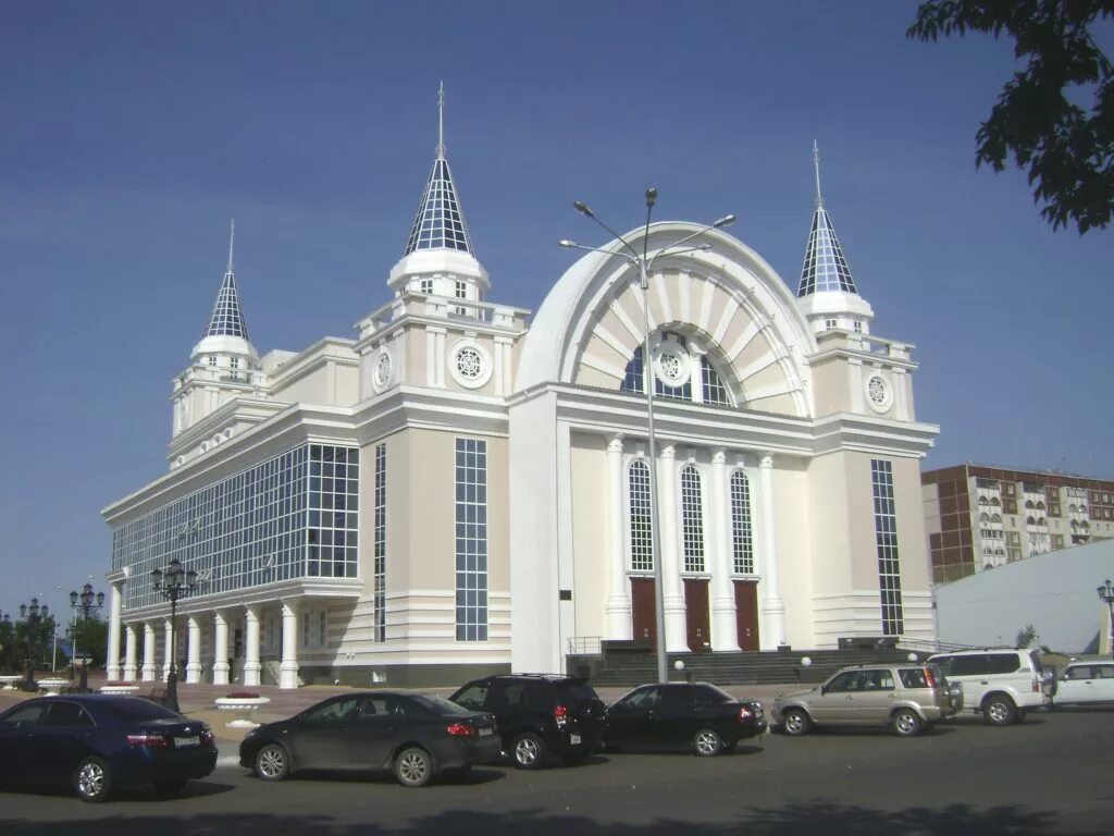 Работа город костанай. Работа город костанай. Библиотека алтынсарина в костанае. Город костанай казахстан вид сверху. Работа город костанай.