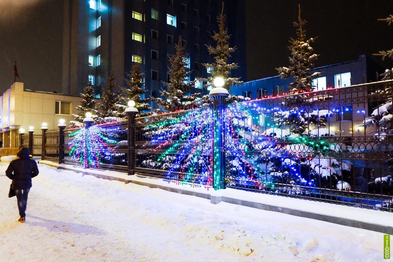 дом на новый год пермь. новый год пермь 2020. новогоднее украшение перми на эспланаде. новогодняя 11 пермь. ледовый городок у дк солдатова 2020.