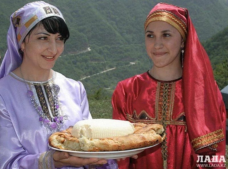 Нахский народ. Народы дагестана аварцы. Аварцы даргинцы лакцы. Аварцы даргинцы лакцы. Дагестанские языковые семьи.