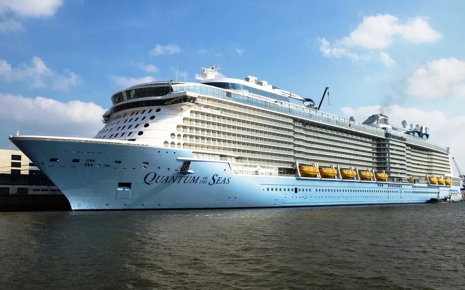 Круизный суперлайнер. Quantum of the seas лайнер. Суперлайнер круиз 2022. Лайнер материал. Where are cruise ships built?.