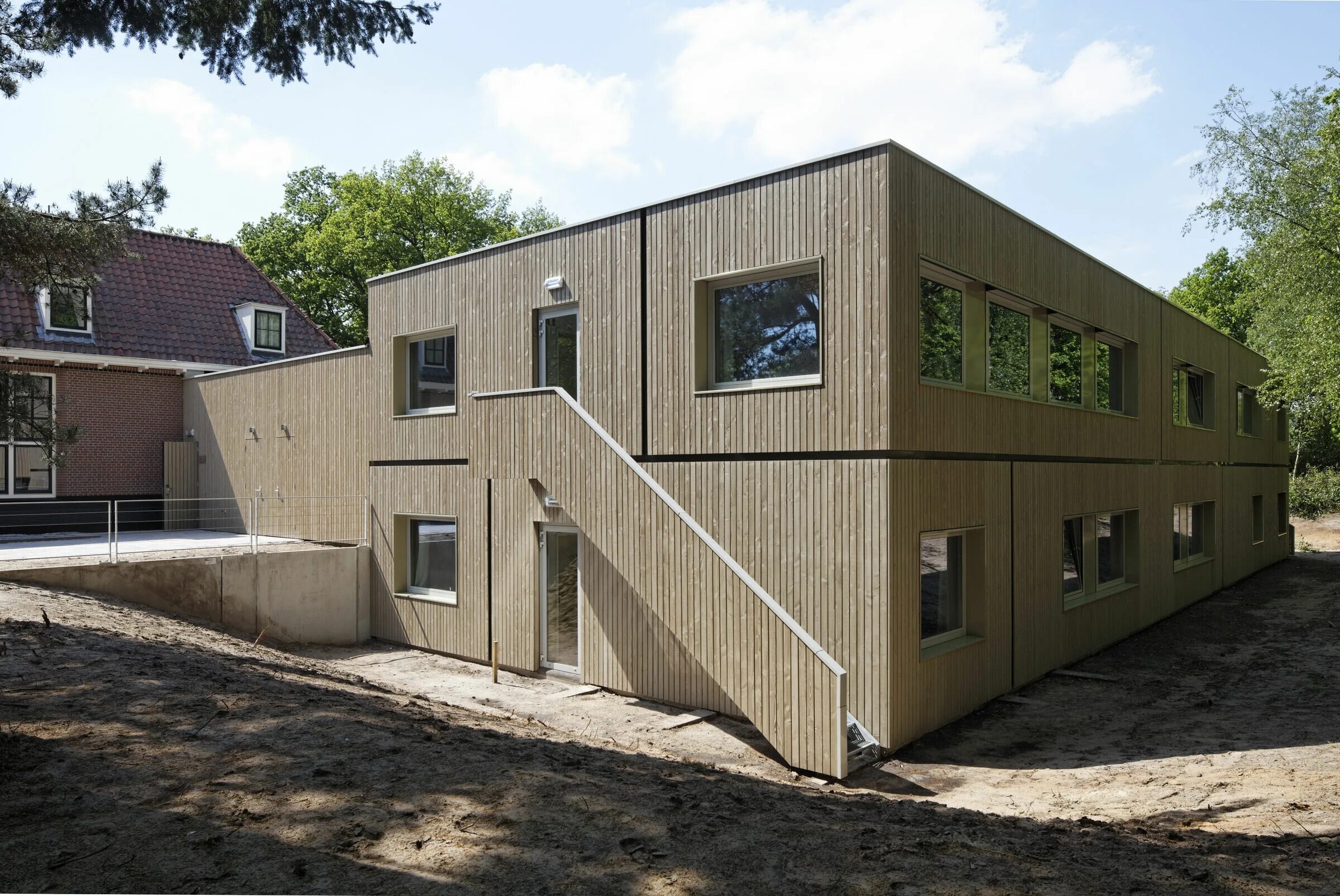 Фирма favorit бескаркасные ангары. Современные торговые павильоны. Некапитальное здание. Проект прямостенного ангара. Временные здания и сооружения.