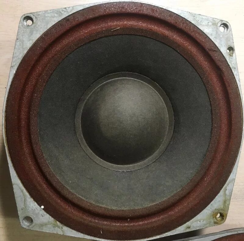 Radiotehnika s90 вч динамики. Советские колонки с 90. Низкочастотный динамик радиотехника s90. Динамик нч радиотехника s90. S90 динамики нч.