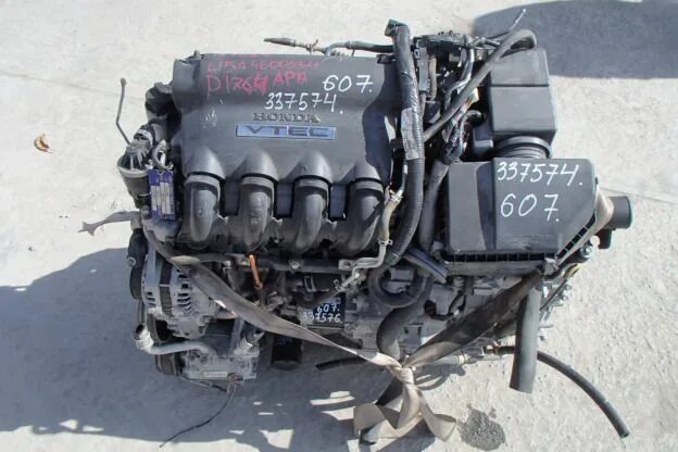 Двигатель хонда фит gd1. Двигатель l15a Honda. Зонда фит двигатель 15 l15 a. Мотор Honda Fit 1 и 5. L15a Fit gd1.