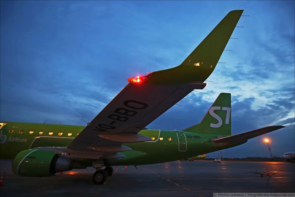 S7 airlines москва. С7 (s7 Airlines). S7 Airlines ливрея Сибирь. Siberia Airlines s7 Airlines 6363. Самолет с 7 в Домодедово.