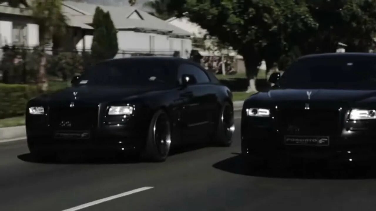 Клип черный ройс ройс. Ройс рой забираю джек пот. Роллс ройс тимати. Rolls royce на темном фоне. Rolls royce wraith black.