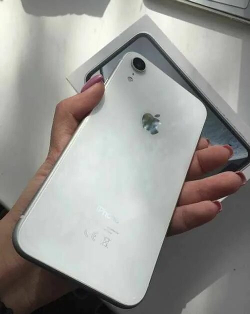 Айфон xr бу авито. Iphone xr 64 gb бу. iphone xr авито. iphone xr white avito. айфон 10 xr 64 белый в руке.