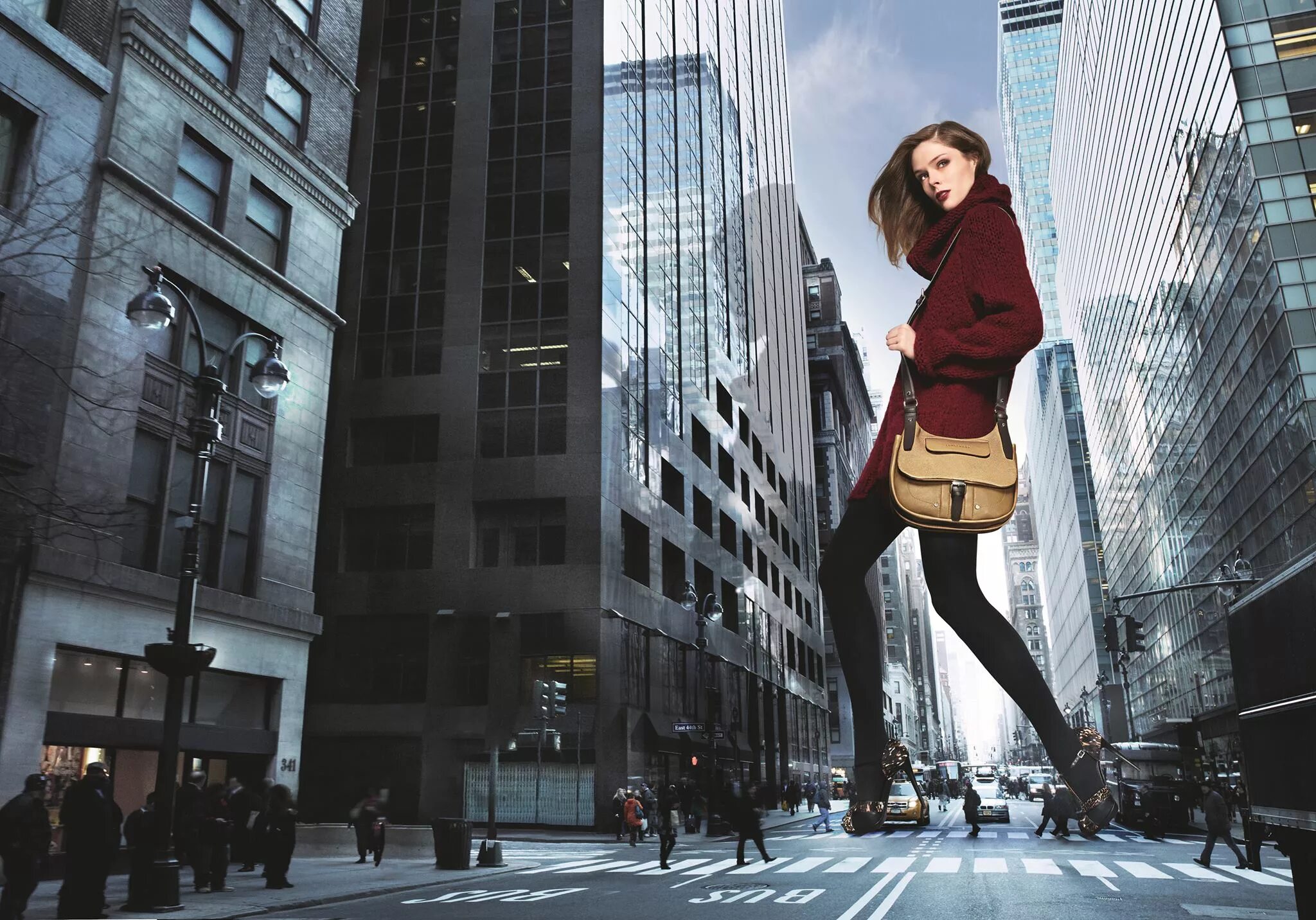 Заказ девушка город. Коко роша. коко роша для longchamp. коко роша фотосессии. фотосессия в городском стиле.