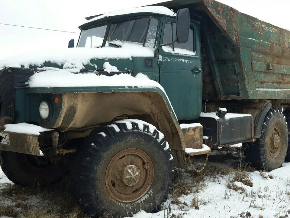 Урал купить бу в россии. Урал 5557 самосвал. Урал 5557 самосвал колхозник. Урал самосвал 1989. Авито Урал 5557 самосвал.