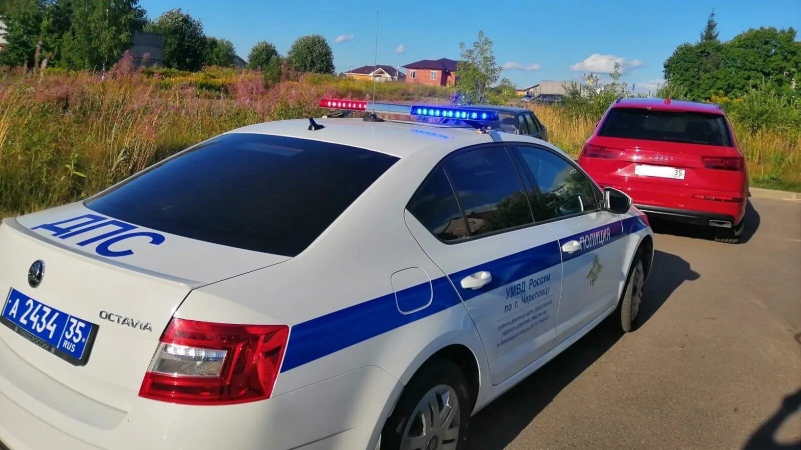 Гаи ереван. Полицейский автомобиль фото. ДПС Череповец. ГАИ Армении. Полиция Череповец.