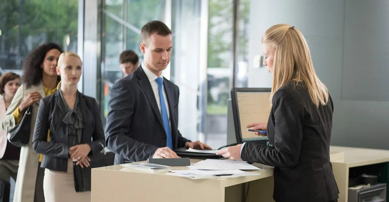 At the Bank. Bank customer. Bank Counter. Сотрудники BND. Client lk