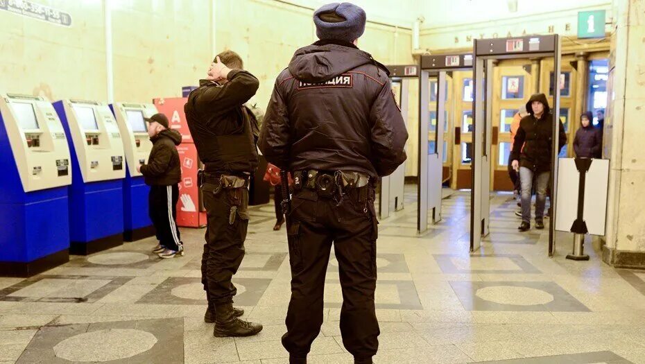 Почему закрыто метро в питере. Полиция метрополитена спб. управление полиции на метрополитене санкт-петербурга. полиция в метро. полиция в питерском метро.
