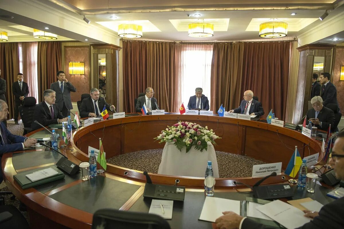 Задачи мид рф. Министр иностранных дел полномочия. Министр иностранных дел полномочия. Задачи мид рф. Что делает мид.