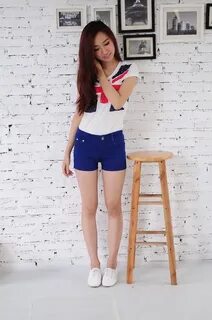 Желіде қисық әйелмен порно