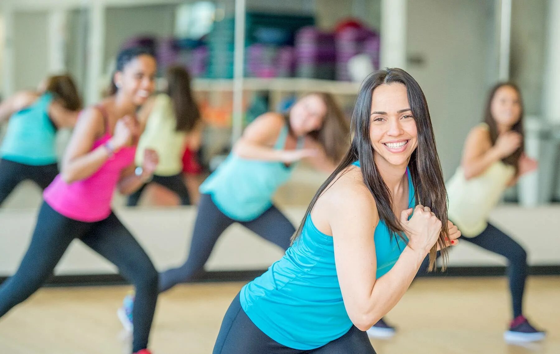 Групповые тренировки. Фитнес групповые занятия. Фитнес занятия тольятти. Групповые занятия в спортзале. Фитнес занятия тольятти.