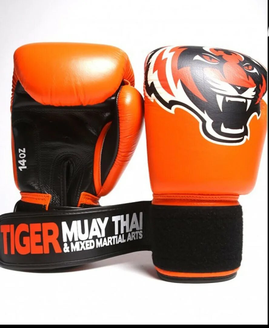 Тайгер муай. Перчатки Tiger Muay Thai. Боксерские перчатки Tiger Muay Thai. Экипировка Тайгер Муай Тай. Tiger Muay Thai щитки.