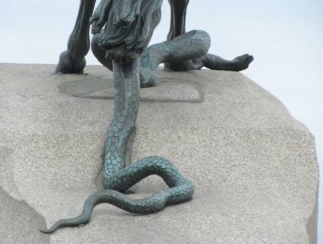 медный всадник змей. медный всадник в санкт-петербурге змея. скульптура медный всадник фальконе змея. фальконе медный всадник змея. медный всадник памятник змея.