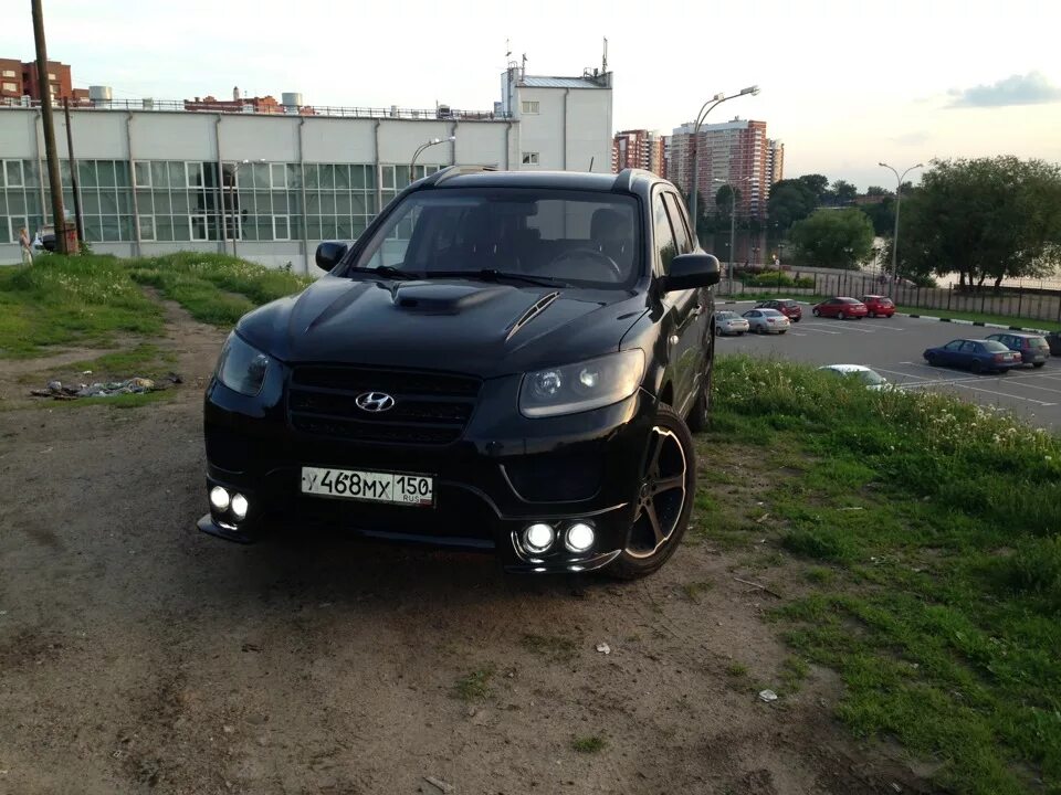 Тюнинг санта фе 2. Santa Fe 2 тюнинг. Hyundai Santfe 2008 Tuning. Хендай Санта Фе 2008 в обвесе. Hyundai Santa Fe 2009 Tuning.