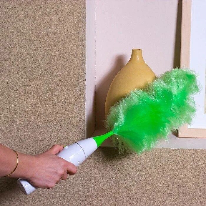 Щетка для протирки пыли. Собирать пыль. Собирать пыль. Уборка пыли. Брызгалка для уборки пыли.