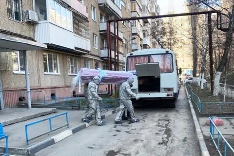 После выноса покойника из дома