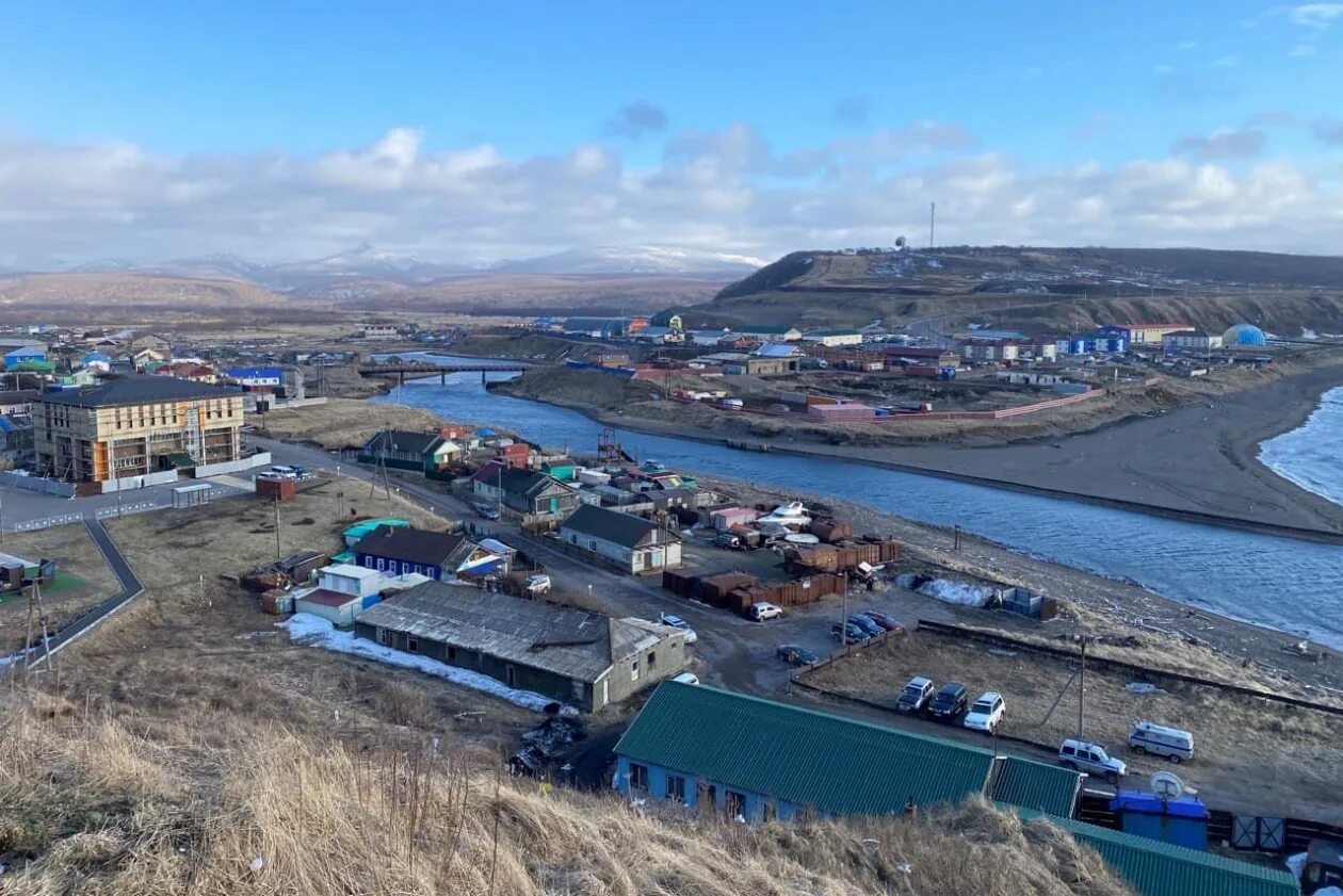 Южно курильск япония. Шикотан остров крабозаводское. Курильские острова кунашир. Остров шикотан курильские острова. Остров кунашир южно курильск.