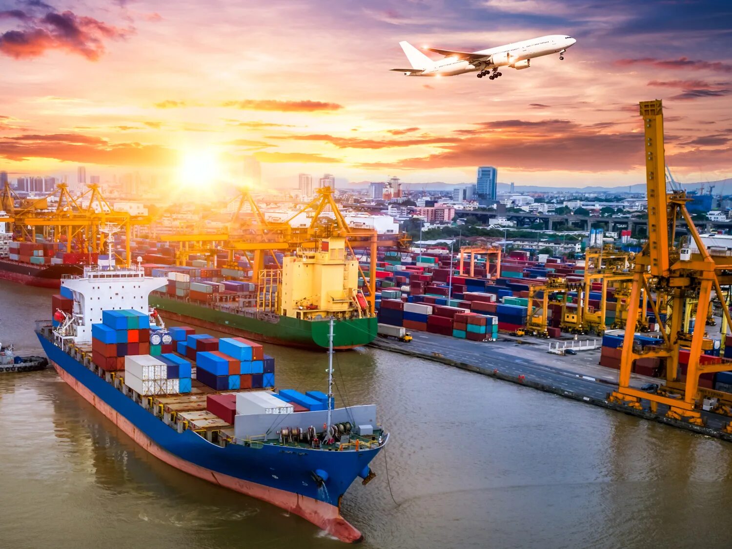 Морской контейнер маерск. Виста шиппинг таллин. Судно emmakris 2. Судно emmakris 2. Балкер всеволод белецкий.