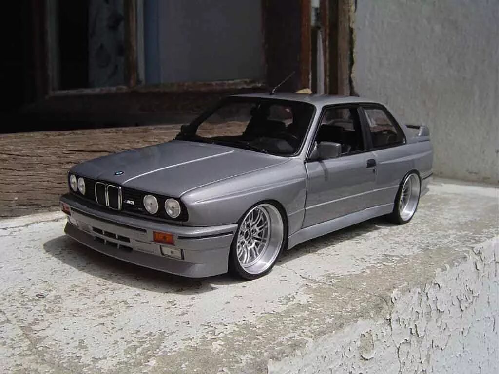 Запчасти бмв е30. BMW m3 e30. BMW e30 серая. BMW e30 и e34. БМВ е30 серая.