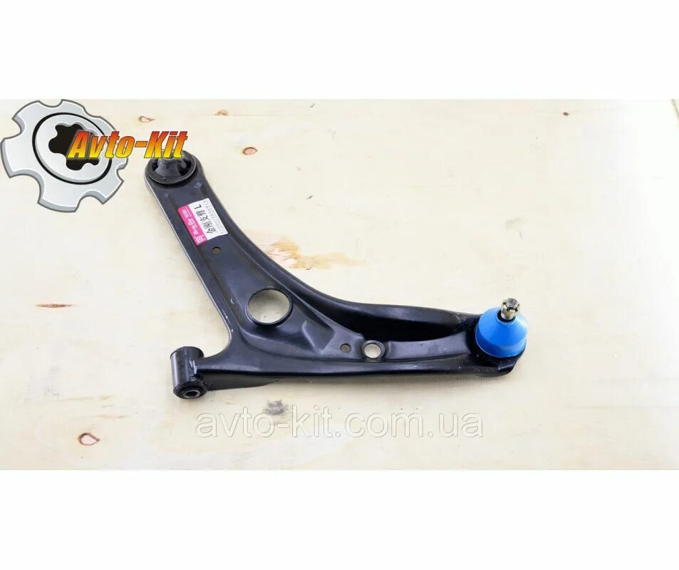 Рычаг подвески ауди 80. Передние рычаги в сборе. Передний рычаг шевроле лачетти седан 1. Форд маверик передний рычаг. Нижние передние рычаги на ленд ровер дискавери 3.