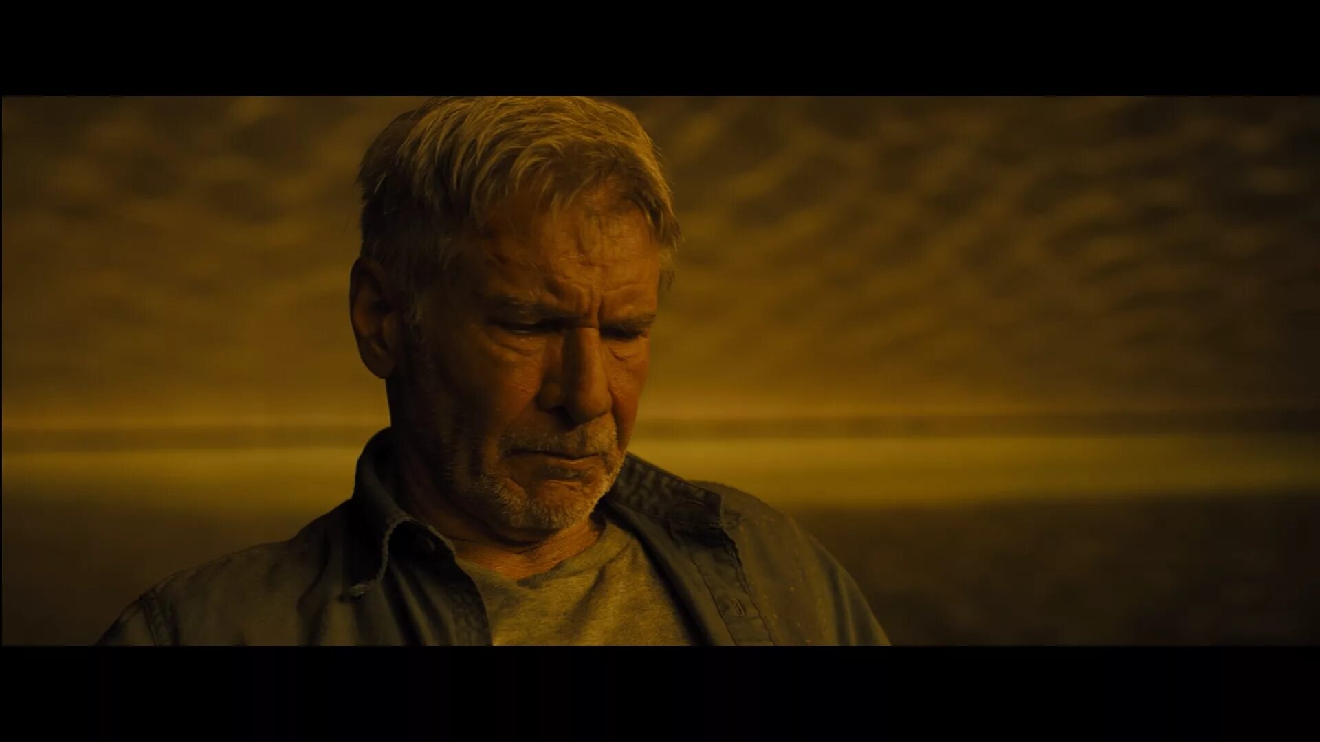 Бегущий по лезвию 2. Бегущий по лезвию 2049. харрисон форд бегущий по лезвию 2017. бегущий по лезвию 2049 фильм. райан гослинг blade runner.