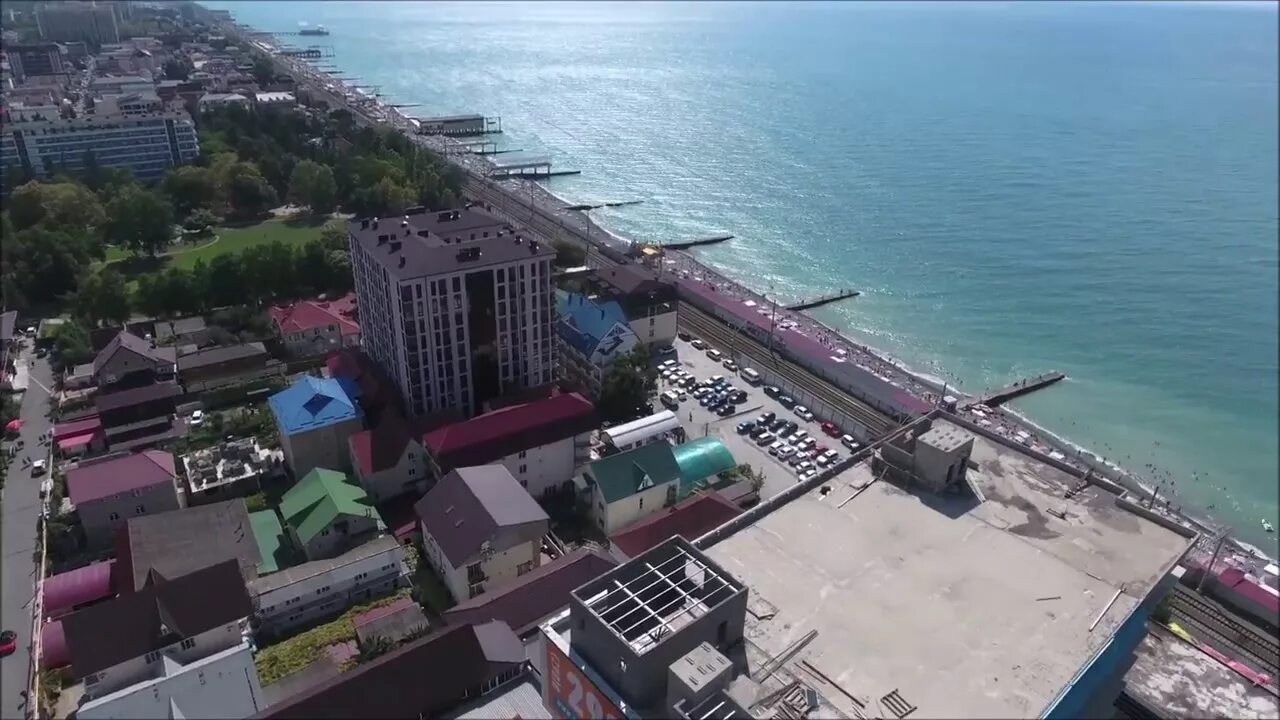 Отели сочи видео обзор. ЖК В курортном Городке Адлера. Сочи Адлер Курортный городок. ЖК Мадрид 3 Адлер. Мадрид парк 2 Адлер пляж.