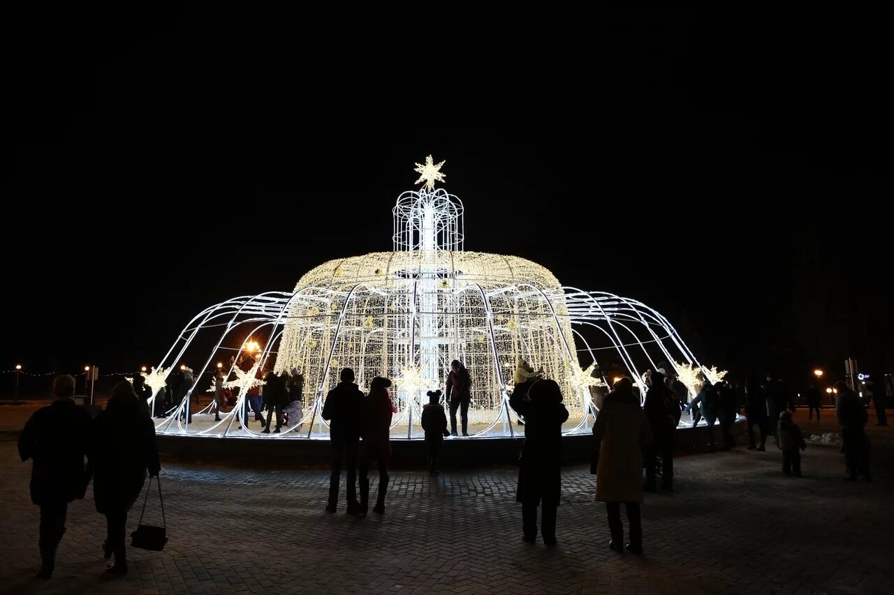 Всеволожск зимой. Новогодний ставрополь площадь ленина. Площадь ленина ставрополь зимой. Ставрополь крепостная гора фонтан. Ставрополь зима 2021.