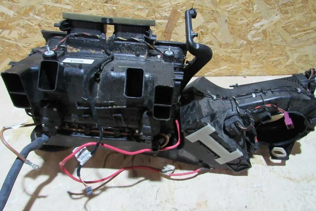 Печка мерседес с 203. Печка мерседес 204. Моторчик печки мерседес w204 shotki. Печка в сборе e30. Печка мерседес w203.