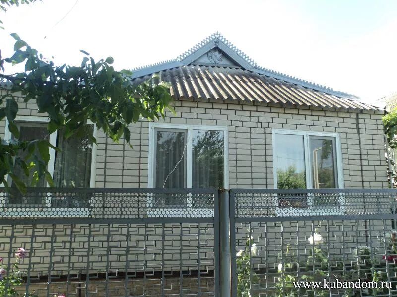 Дом в славянске на кубани. Краснодарский край славянск на кубани дом. Дом новый в ильском краснодарского края. Дом в краснодарском крае. Кубань участок с домом.