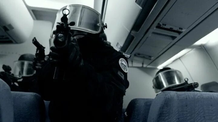 Террористы фильм 1994. Штурм фильм про gign. Штурм 2010. Штурм (2010) l'assaut. Штурм фильм 2010 обложка.