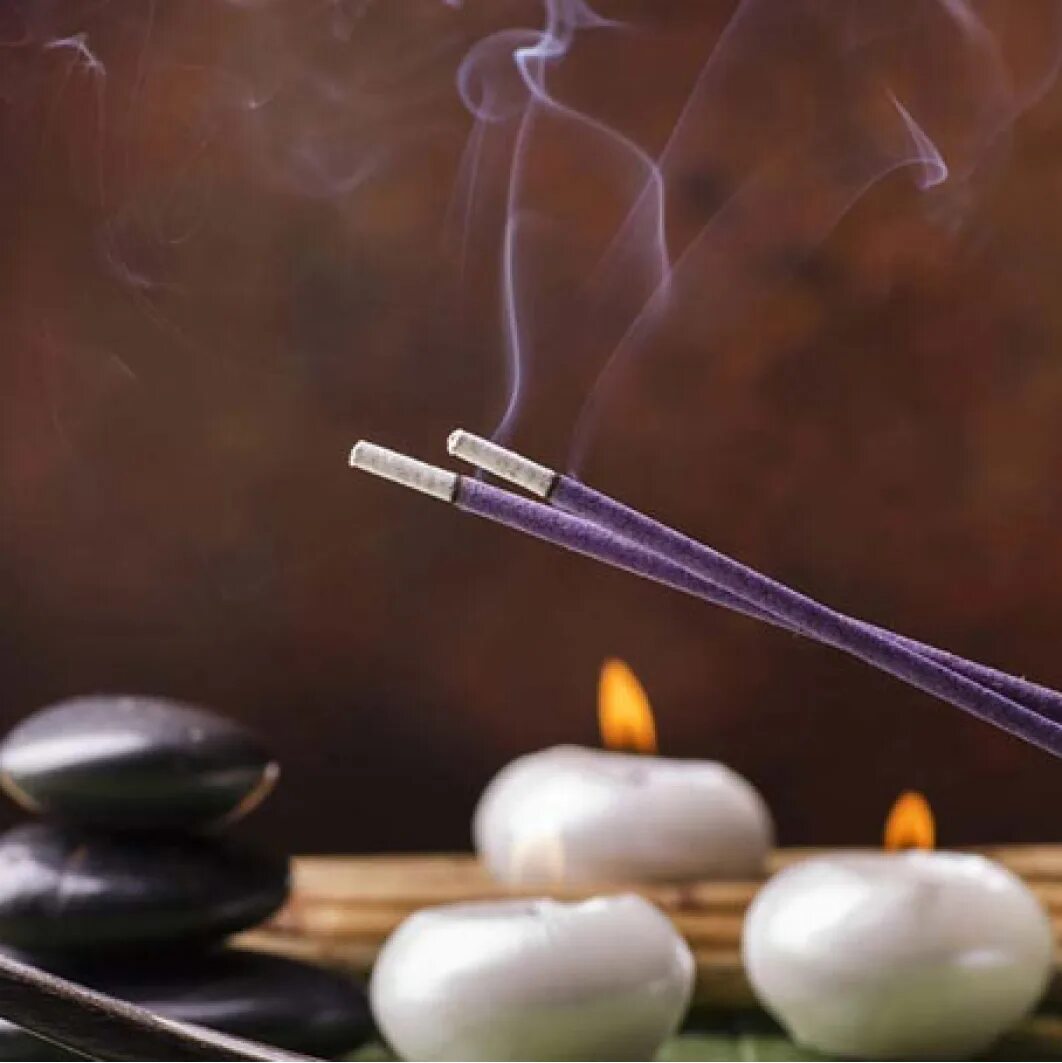 Свечи с фольгой. Свечи для обрядов. Церковные свечи. Для чего жгут свечи. Обозначение цветов свечей.