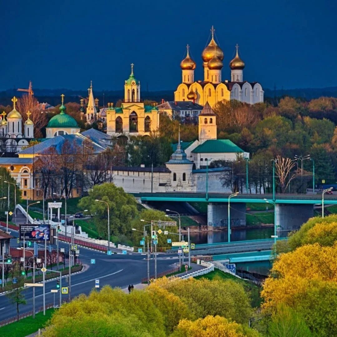 ярославль парк фонтан. яросла. ярославль летом. фонтаны на стрелке в ярославле. ярославль набережная стрелка.