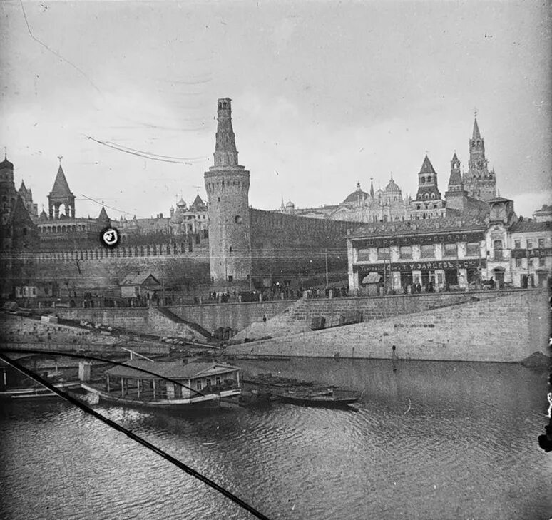 красная площадь москва в 1900-1917. октябрьская революция 1917 в москве. москва 1917 год. октябрьская революция 1917 в москве. здание московской городской думы 1917 год.