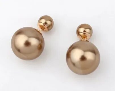 Pearl earring