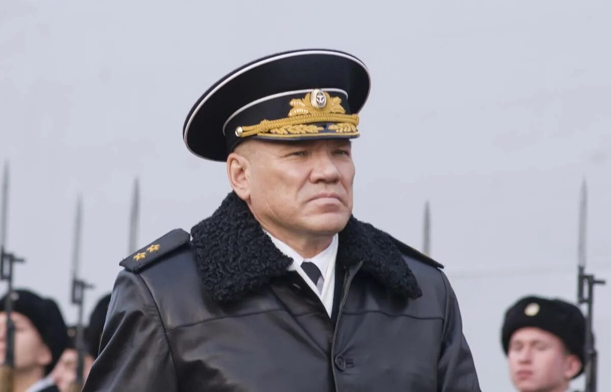 Командование балтийского. Командующий балтийским флотом вице-адмирал виктор кравчук. контр адмирал мухаметшин игорь. виктор кравчук адмирал балтийского флота. начальник штаба балтийского флота вице-адмирал игорь мухаметшин.