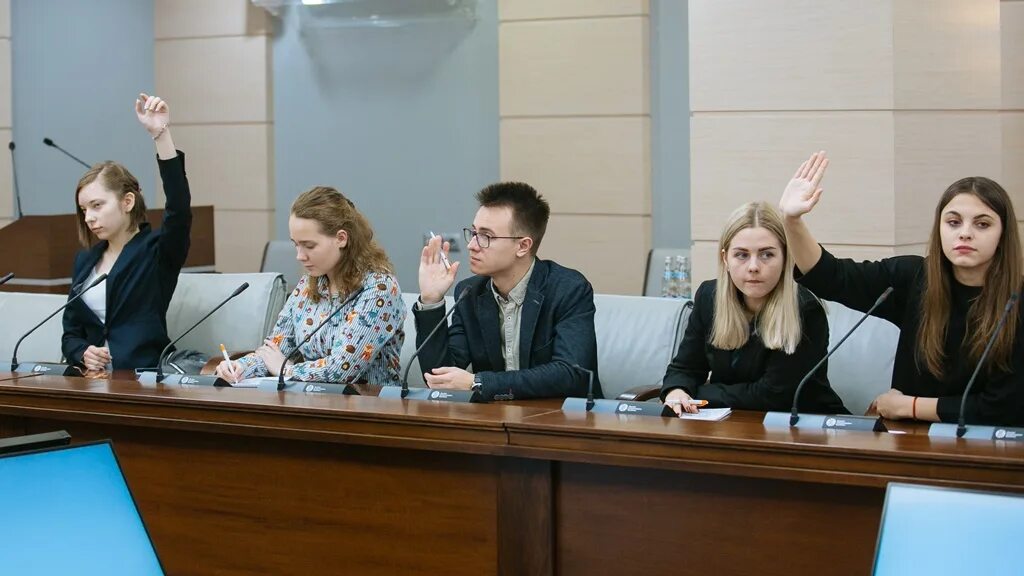 Молодежь в политике. Подростки в политике. Молодежь и политика. Школа молодых политиков Москва. Российская школа политики