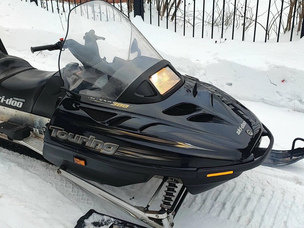 Brp grand touring. 2001 Ski Doo Grand Touring 600. BRP Гранд туринг 600 2006. Ski-Doo Grand Touring 380. Grand Touring 600 2005.