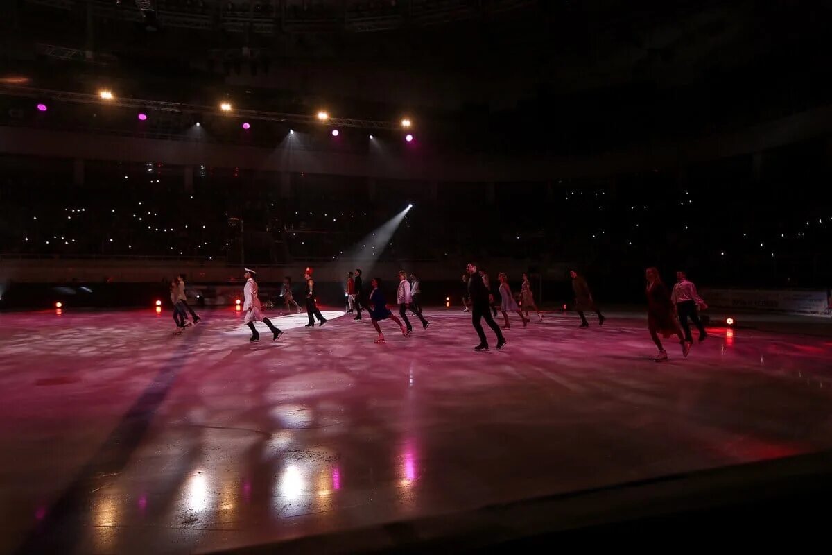 Ледовый чемпион шоу. Ледовый чемпион шоу. Авербух чемпионы айсберг. Ледовая арена шоу. Бернские музытынака ледовое шоу ильи авербуха.