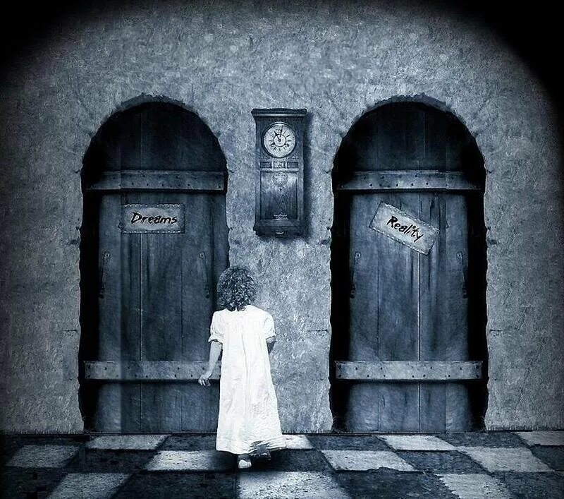 Первым входит в дверь. Открытая дверь. Таинственная дверь. Перед дверью. Закрытая дверь.