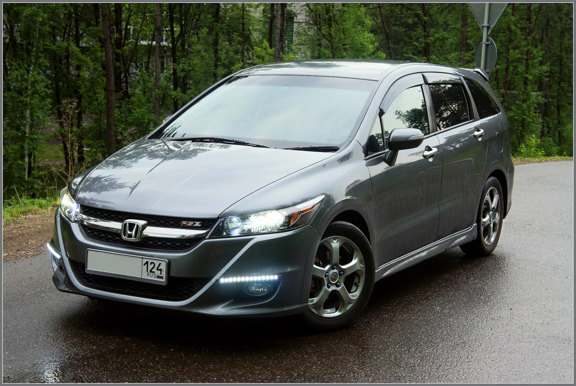 Honda stream 2. Хонда стрим 2018. Honda Stream 1. Honda Stream 2010. Honda Stream 2010 rsz.