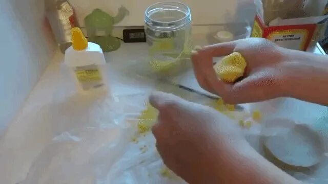 Слайм из клея и соды. Слайм из клея и воды. Как сделать слайм из клея и соды. Слаймы из клея пва. Как сделать слайм из клея и соды.