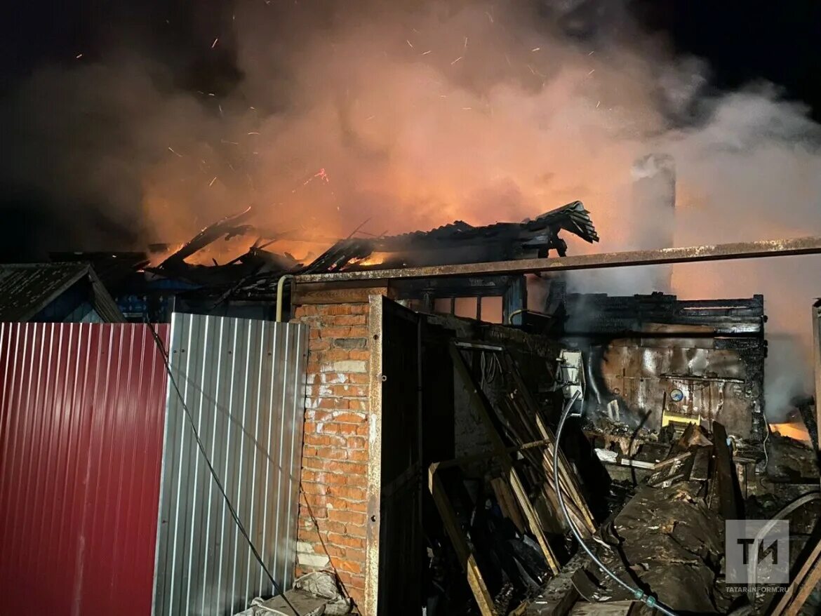Поджог дом 2. Сгорел дом в васильево. пожар на татар базаре. пожар в островском. зеленодольский пожар 2025.