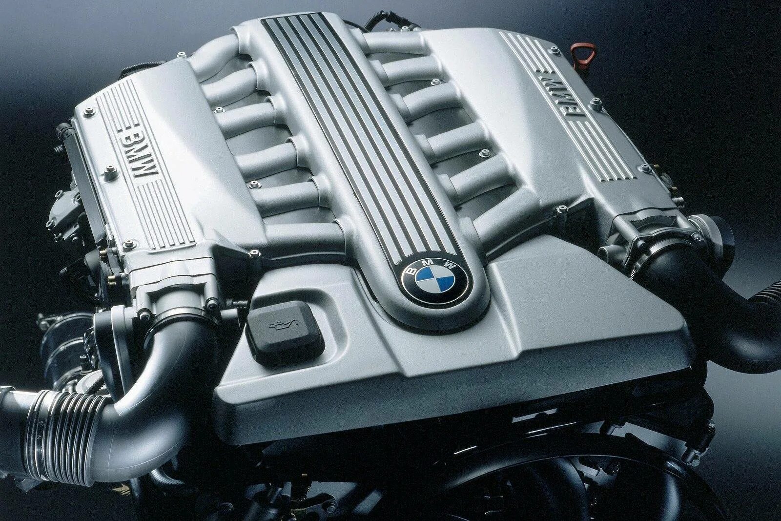 Двигатель автомобиля бмв. BMW n73b60. N73 двигатель БМВ. Мотор v12 БМВ. Двигатель БМВ w12.