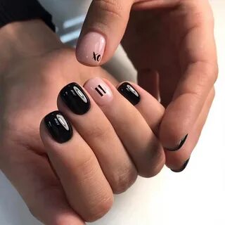 Короткие черного цвета