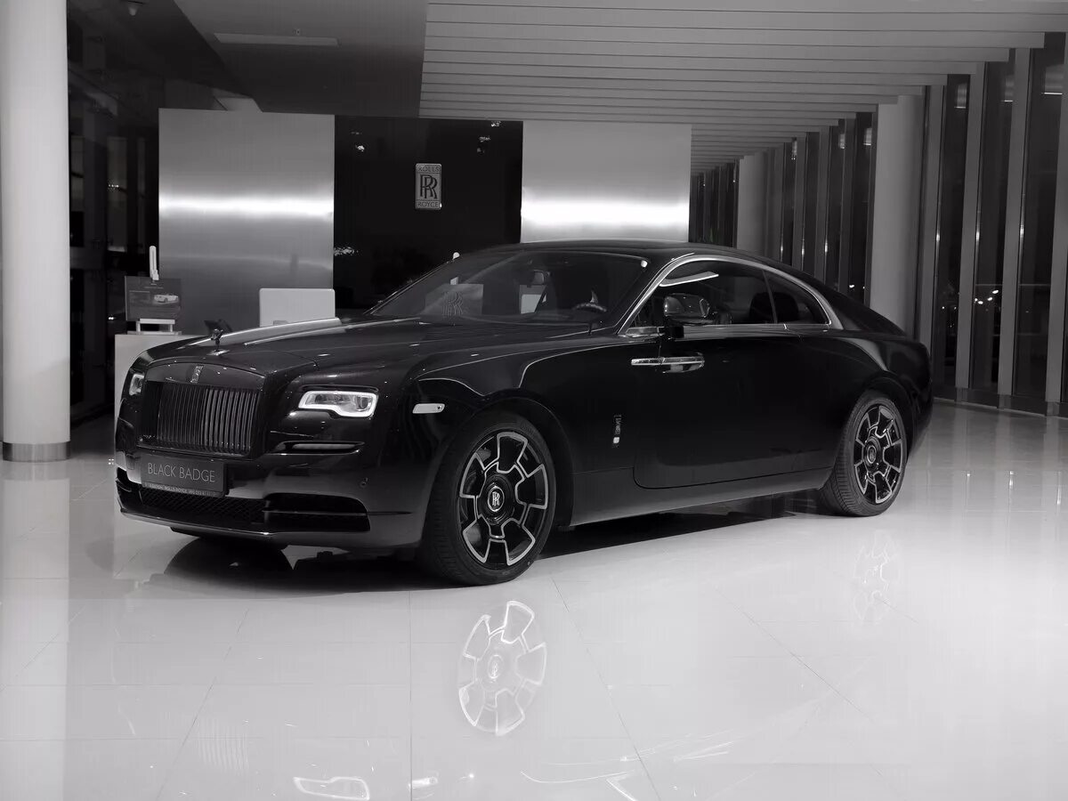 Rolls royce badge. Rolls Royce Wraith 2022 Black. Rolls Royce Wraith 2020. Роллс Ройс Wraith Black badge 2020. Роллс Ройс Wraith 2020.