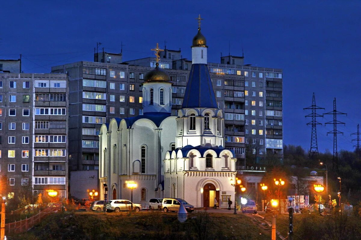 Спас на водах мурманск высота. Церковь Спаса на Водах Мурманск. Храм Спаса Нерукотворного Мурманск. Храм Спаса на Водах Мурманск летом. Церковь Семеновское озеро Мурманск.